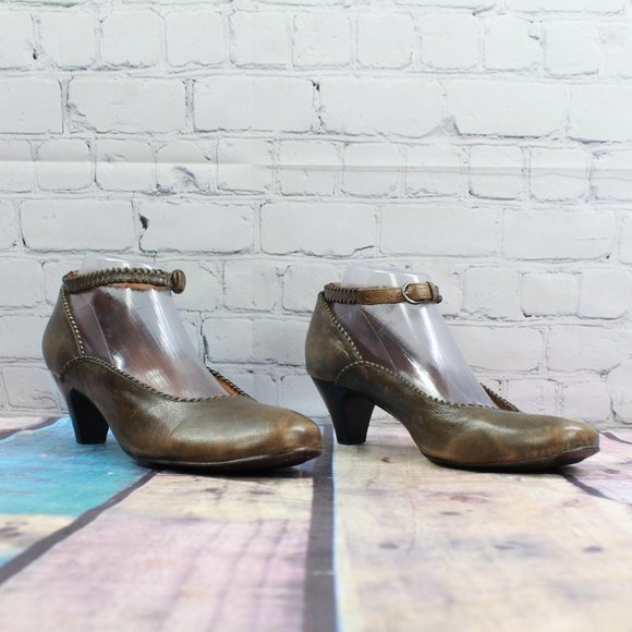 Gentle Souls by Kenneth Cole Brown Leather Ankle Strap Pump Size 9 - Picture 3 of 8